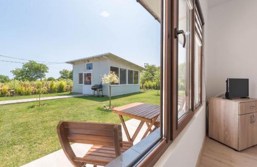 Ezerets House | Sea Breeze Vacation House I BBQ & Jacuzzi