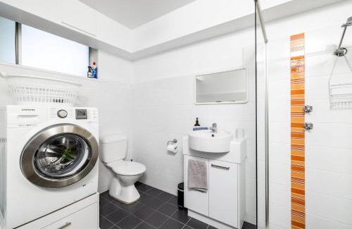 Port Lincoln Apartment | Sea Breeze with City Ease