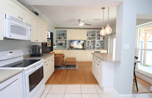 Pass-a-Grille House | Sea Breezes and Sunsets: Your Fully Renovated Pass-A-Grille Beach Getaway
