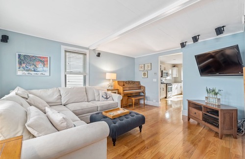 Sea Bright House | SEA BRIGHT BEACH BEAUTY. 1 block to beach, restaurants, entertainment. 3br, Deck
