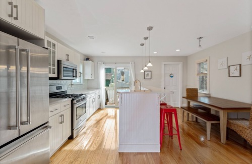 Sea Bright House | SEA BRIGHT BEACH BEAUTY. 1 block to beach, restaurants, entertainment. 3br, Deck