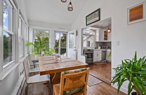 Wading River House | Sea Cliff Charm: 5 Mins to Beach, Firepit