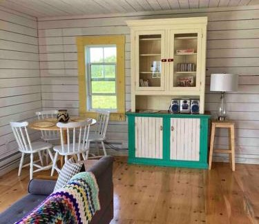 Edwardsville House | Sea Cliff Cottage