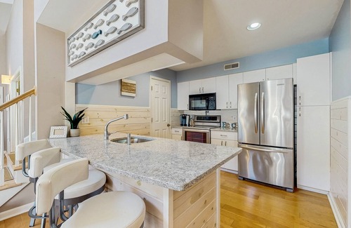Bethany Beach Condo | Sea Colony 2nd floor condo with pools, tennis/pickle ball courts, fitness center