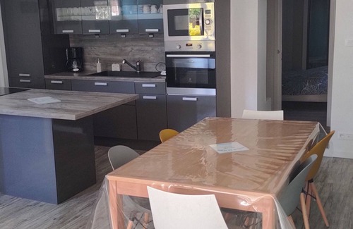 St-Georges-de-la-Riviere House | Seaside house with swimming pool