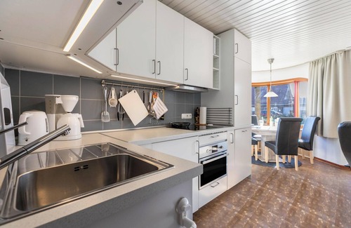 Friedrichskoog-Spitze Apartment | Sea Front Apartment “Zur Kajüte Friedrichskoog” with Wi-Fi, Terrace & Garden