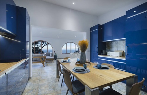 Banyalbufar Ski Chalet | Sea front house with astounding views
