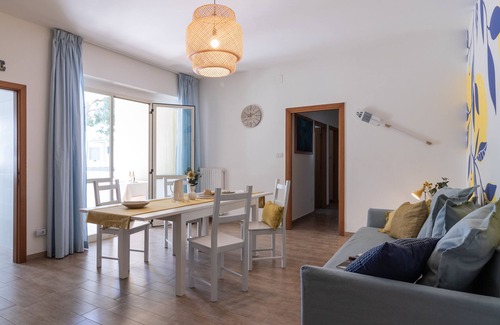 Martinsicuro Apartment | sea front with garden.