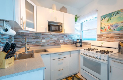 Guaniquilla House | “Sea House Of Beauty”Beachfront/AC/Wi-Fi/Gated Prkng