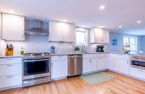 Newburyport House | SEA-ING IS BELIEVING 4 bedroom Getaway!