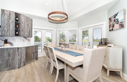 Palm Island House | Sea La Vie a breathless private beach home for your family and friends