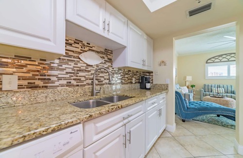 Redington Shores Condo | Sea La Vie at San Remo