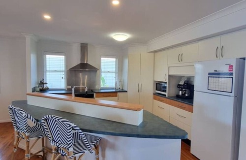 Bargara House | Sea La Vie, Bargara Beach