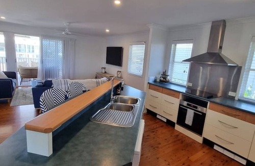 Bargara House | Sea La Vie, Bargara Beach