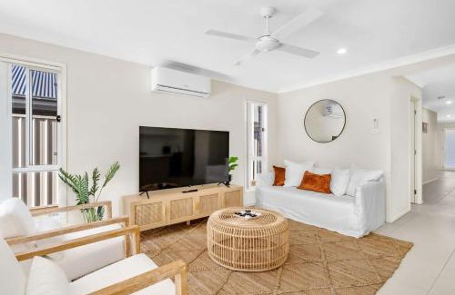 Salamander Bay House | Sea La Vie One 400m to waters edge