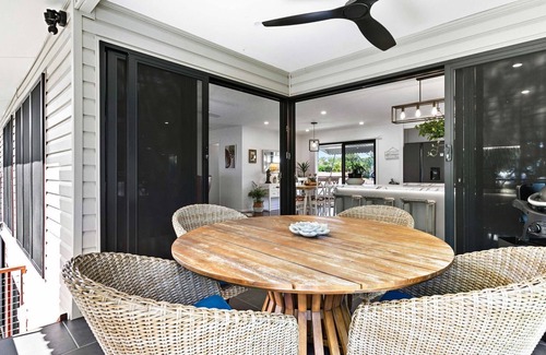 Traviston House | Sea La Vie - Your Haven of Coastal Serenity