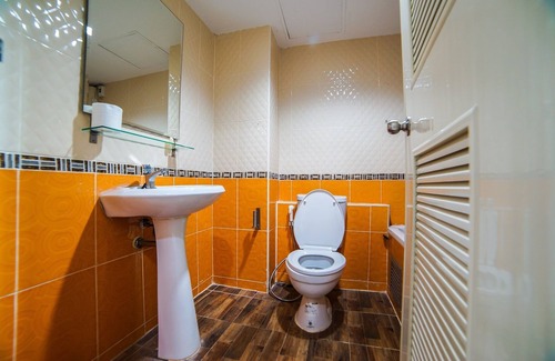 Tha Thaewawong Hotel | Sea Land View