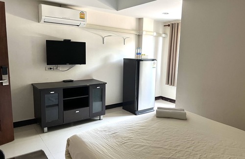 Tha Thaewawong Hotel | Sea Land View