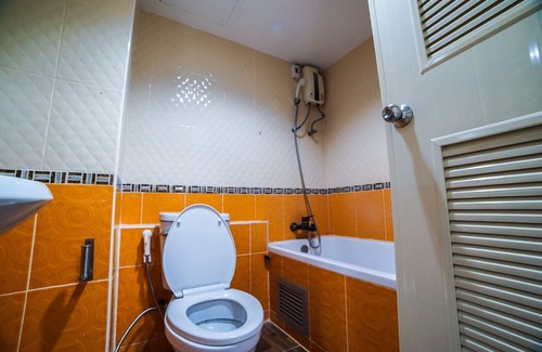 Tha Thaewawong Hotel | Sea Land View