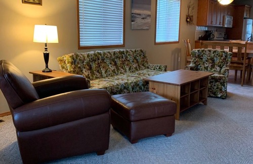 Sylvan Lake House | Sea Oar Inn - Perfect Family Cottage Close to Beach
