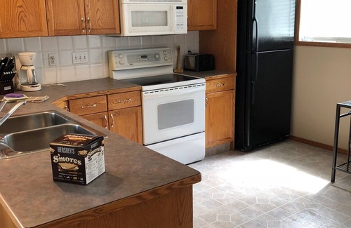 Sylvan Lake House | Sea Oar Inn - Perfect Family Cottage Close to Beach