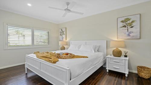 Sawtell House | Sea Pine Cottage and Studio - Beach & village central, Family, Sleeps 8