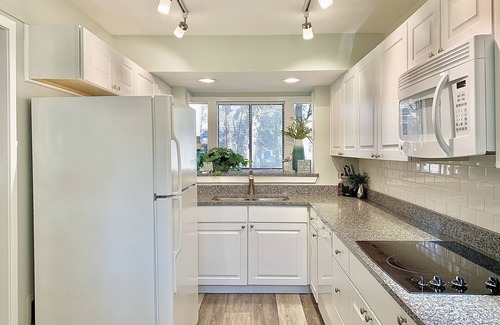 Sea Pines Villa | SEA PINES : Coastal Chic at Inland Harbour - luxury 2 br/2ba villa awaits!