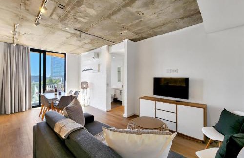 Three Anchor Bay Apartment | Sea Point Modern 2-Bed with Ocean Mountain Views