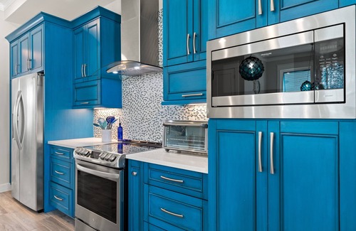 The Shores House | Sea Pointer New custom home at The Shores pool, just a short walk to the beach or bay!