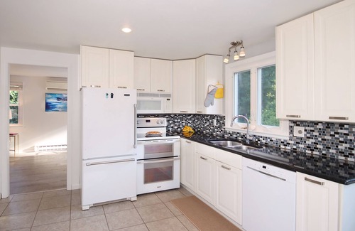 Westbrook Center House | Sea Salt Air Changes Everything - ⭐️Stroll to Private Association Beach⭐️