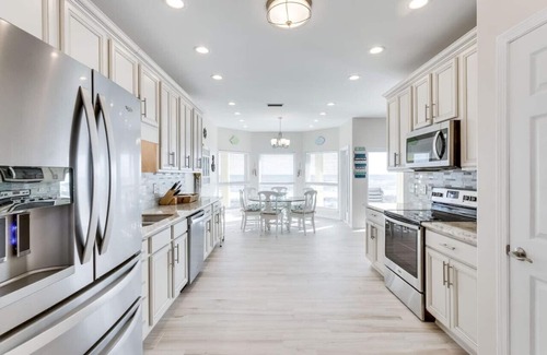 Navarre Beach House | Sea Salt Cottage: Amazing home located on the Gulf of Mexico. Sleeps 13 comfortably!