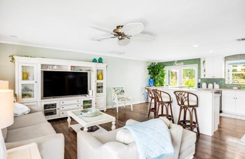 Marathon House | Sea Salt Harbor
