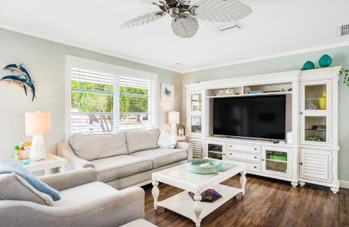 Marathon House | Sea Salt Harbor