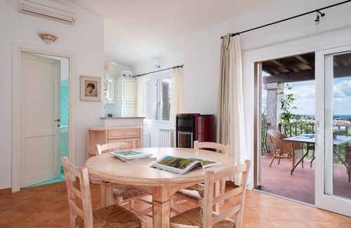 Pittulongu Apartment | Sea Shell 66 - sea view apartment with garden