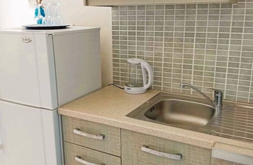 Himare Apartment | Sea Side Serenity 6: 3 persons