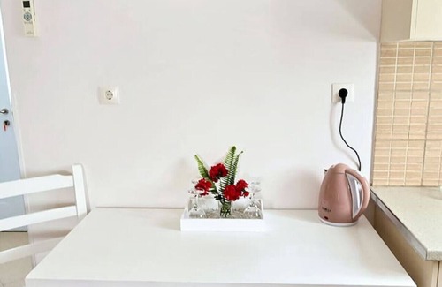 Himare Apartment | Sea Side Serenity 8: 3 guests