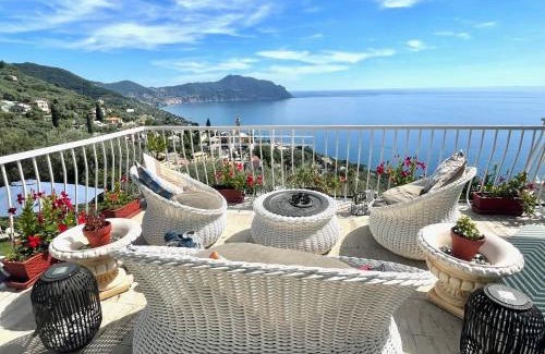 Pieve Ligure Villa | Sea South front property1/2acre.Gardens pool hydro
