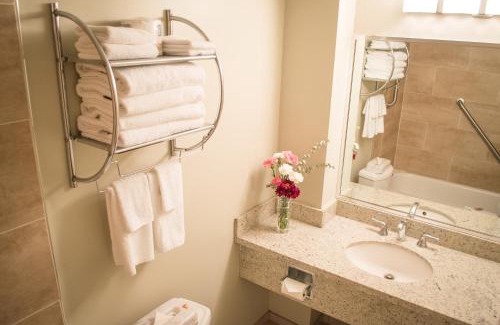 Garibaldi Highlands Hotel | Sea to Sky Hotel and Conference Centre