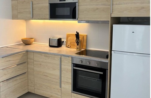 Playa Honda Apartment | Sea View, 4th-floor Apartment, 25m from the beach with free Wi-Fi and a lift.