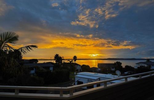 Gulf Harbour Villa | Sea view 5 bedroom holiday house