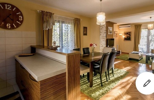 Topla Apartment | Sea view apartment HN