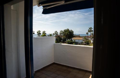Castillo de Sabinillas Apartment | Sea view apartment with great terrace and 4 pools - Duquesa Suites 430