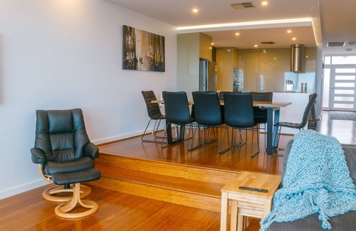 West Beach House | Sea View/Family/Beach Access/4 Bed/3 Bath
