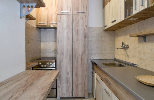 Velji Vinogradi Apartment | Sea View Flat w Balcony 10 min to Budva Beach