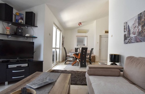 Velji Vinogradi Apartment | Sea View Flat w Balcony 10 min to Budva Beach