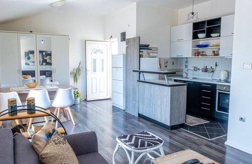 Mrcevac Apartment | Sea View Flat w Terrace 9 min to Port in Tivat
