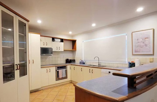 Gulf Harbour House | Sea View Holiday Home
