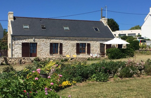 Poulgoazec House | Sea view on Audierne bay, house 6 pers 500 m from the beach TV/SAT/Internet