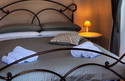 Capri Leone Bed & Breakfast | Sea view room with swimming pool at Villa Tecla