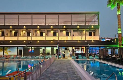 Salamis Apartment | Sea View Serenity Βeachfront & Pool 101